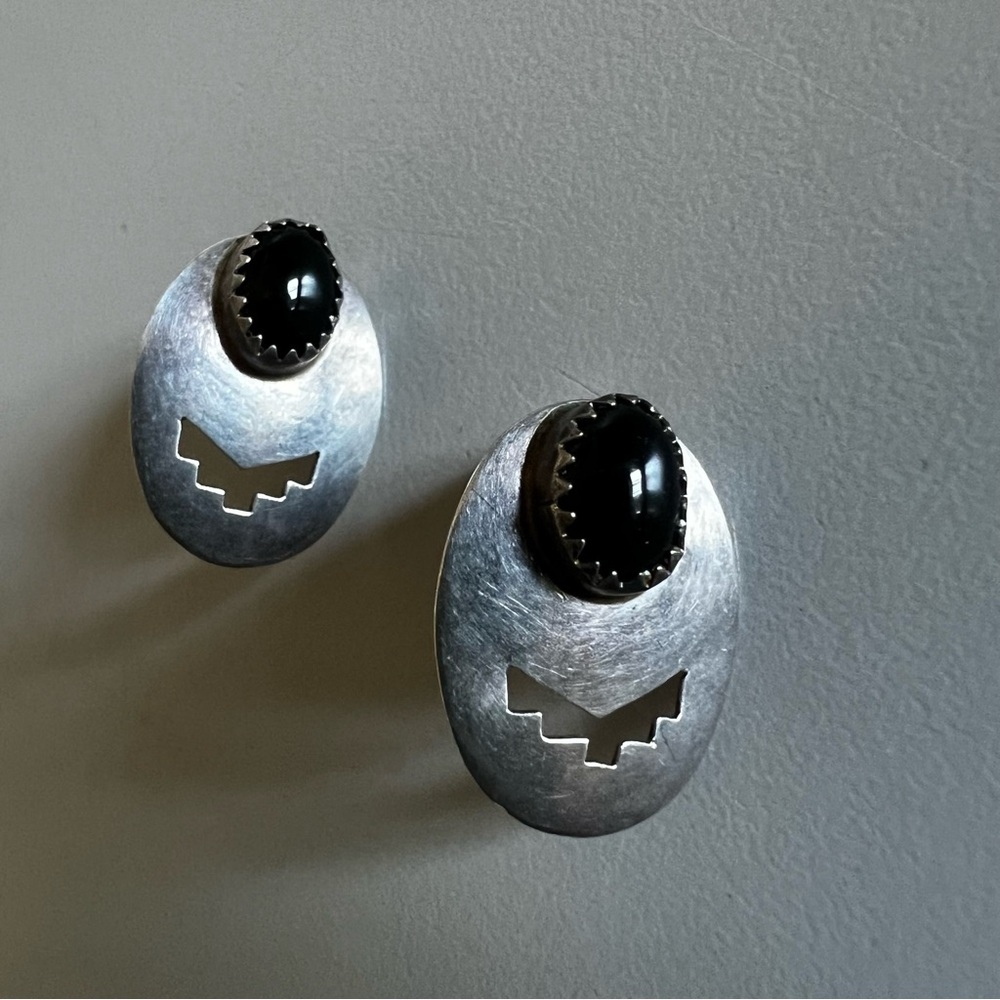 🖤 Indigenous American - Silver and Black Onyx Concho-shape Earrings